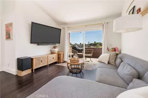 Living - 2507 E 15th, Long Beach, CA 90804 photo 1 of 4