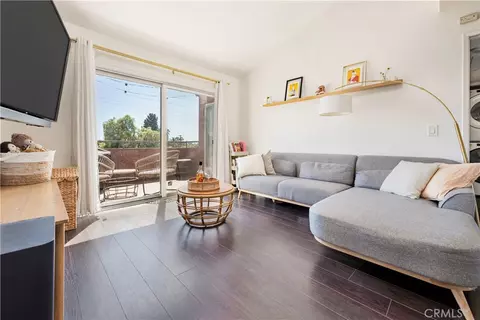 Living - 2507 E 15th, Long Beach, CA 90804 photo 2 of 4