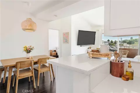 Dining - 2507 E 15th, Long Beach, CA 90804 photo 2 of 2