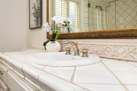 Bath - 625 E Adams, Orange, CA 92867 photo 6 of 7