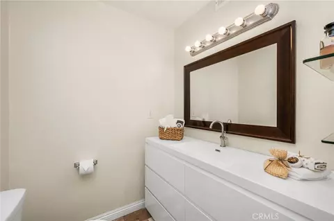 Bath - 1192 Mitchell Ave #42, Tustin, CA 92780 photo 3 of 7