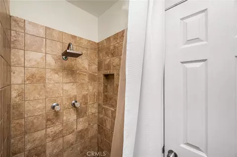 Bath - 1192 Mitchell Ave #42, Tustin, CA 92780 photo 4 of 7