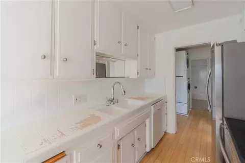 Kitchen - 939 E Appleton St #5, Long Beach, CA 90802 photo 4 of 4