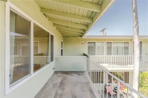 Exterior - 939 E Appleton St #5, Long Beach, CA 90802 photo 2 of 10
