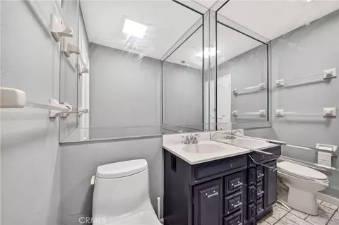 Bath - 619 Lakeside, Fullerton, CA 92835 photo 5 of 6