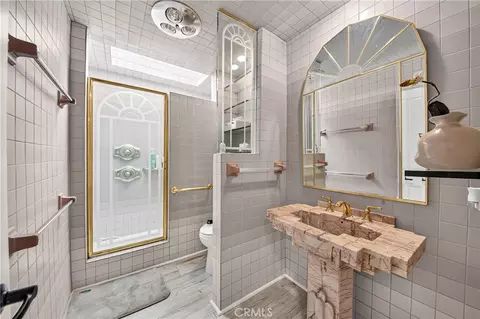 Bath - 619 Lakeside, Fullerton, CA 92835 photo 6 of 6