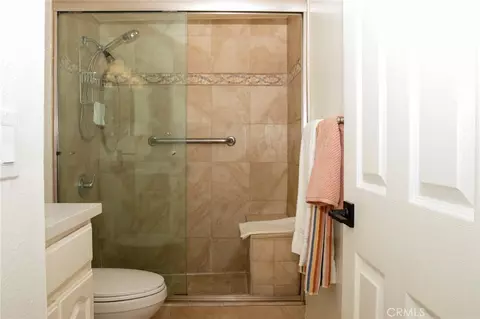 Bath - 1 3rd Pl #2, Long Beach, CA 90802 photo 3 of 4