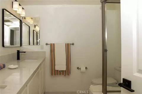 Bath - 1 3rd Pl #2, Long Beach, CA 90802 photo 1 of 4