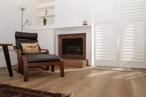 Living - 1 3rd Pl #2, Long Beach, CA 90802 photo 3 of 3