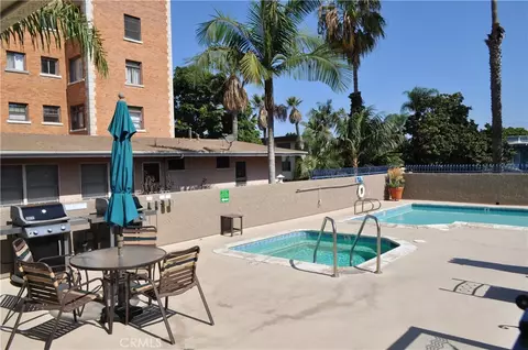 Exterior - 1 3rd Pl #2, Long Beach, CA 90802 photo 3 of 6