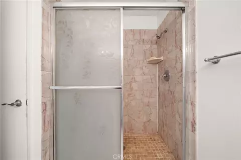 Bath - 955 E 3rd St #203, Long Beach, CA 90802 photo 3 of 4