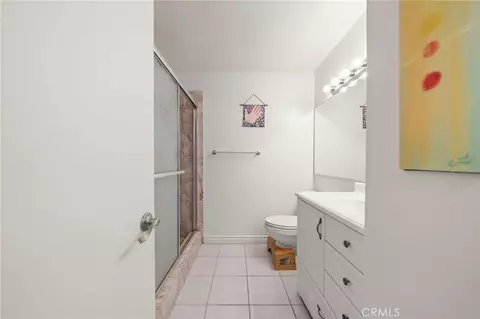 Bath - 955 E 3rd St #203, Long Beach, CA 90802 photo 2 of 4