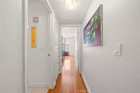 Entry Way - 955 E 3rd St #203, Long Beach, CA 90802 photo 2 of 3