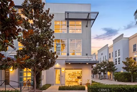 918 E Civic Ctr, Santa Ana, CA 92701