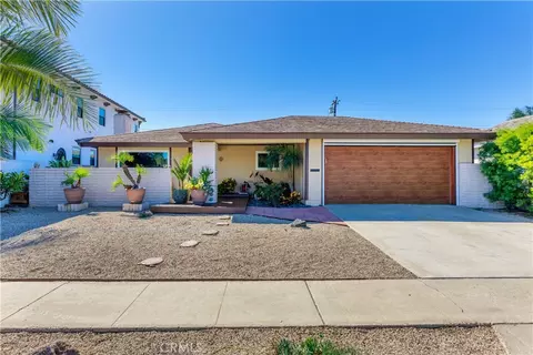 22181 Malibu Ln, Huntington Beach, CA 92646