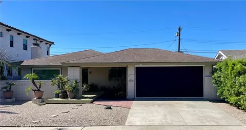 22181 Malibu Ln, Huntington Beach, CA 92646