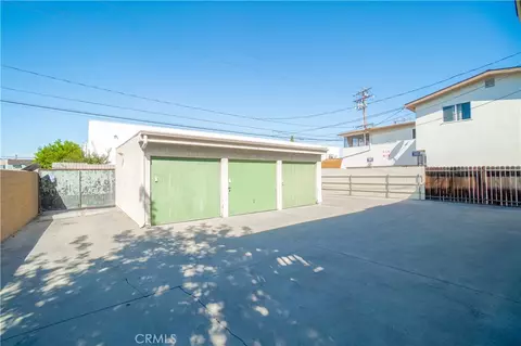 Exterior - 1045 E 3rd St #4, Long Beach, CA 90802 photo 7 of 9