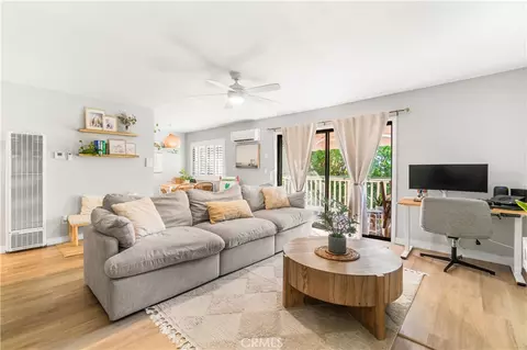 Living - 1045 E 3rd St #4, Long Beach, CA 90802 photo 1 of 2