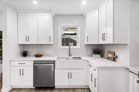 Kitchen - 5150 E Brittain, Long Beach, CA 90808 photo 2 of 3