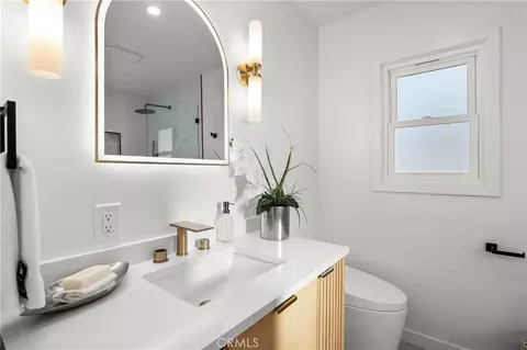 Bath - 5150 E Brittain, Long Beach, CA 90808 photo 4 of 4