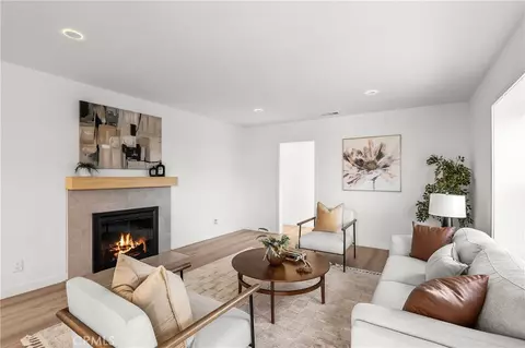 Living - 5150 E Brittain, Long Beach, CA 90808 photo 4 of 4