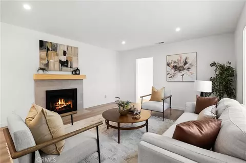 Living - 5150 E Brittain, Long Beach, CA 90808 photo 2 of 4