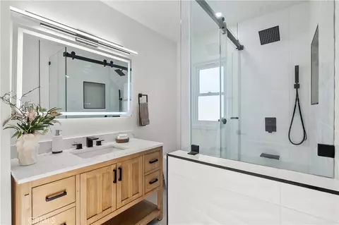 Bath - 5150 E Brittain, Long Beach, CA 90808 photo 1 of 4