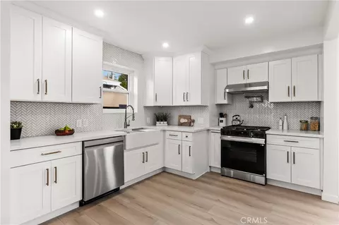Kitchen - 5150 E Brittain, Long Beach, CA 90808 photo 1 of 3