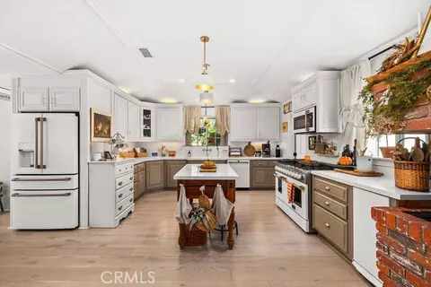 Kitchen - 10903 Meads, Orange, CA 92869 photo 4 of 4