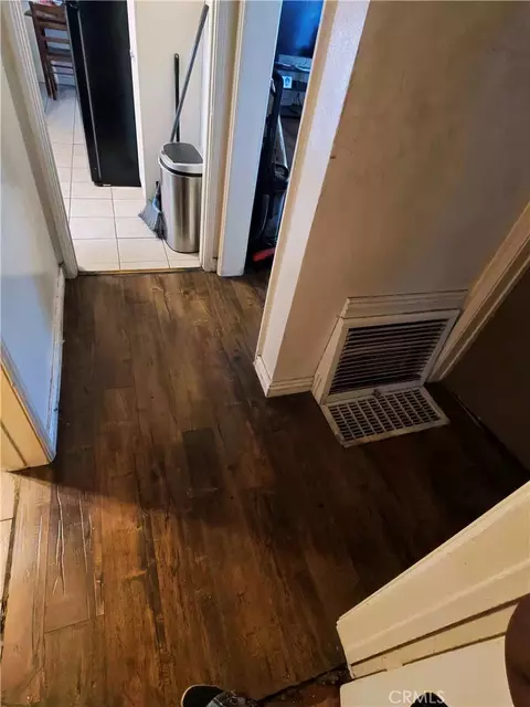 Entry Way - 2310 W Compton, Compton, CA 90220 photo 4 of 5