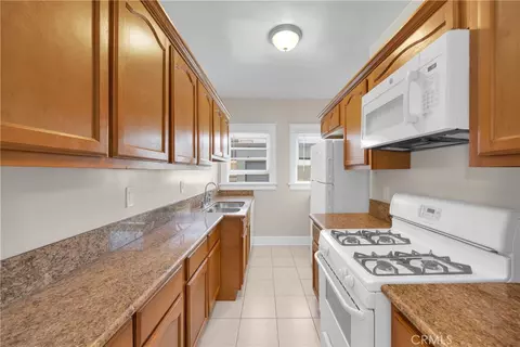 Kitchen - 425 W 4th, Long Beach, CA 90802 photo 1 of 3