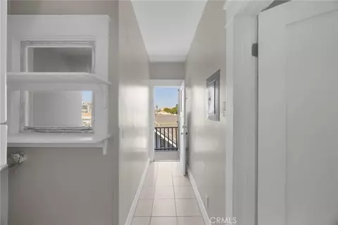 Entry Way - 425 W 4th, Long Beach, CA 90802 photo 2 of 2