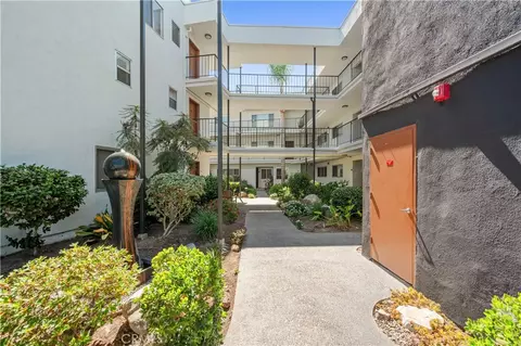Exterior - 333 Junipero Ave #1C, Long Beach, CA 90814 photo 7 of 8