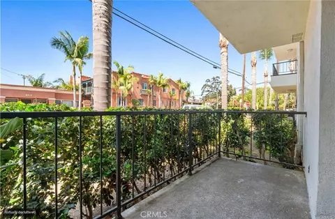 Exterior - 333 Junipero Ave #1C, Long Beach, CA 90814 photo 4 of 8