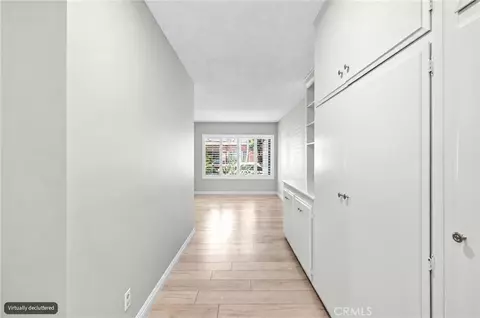 Entry Way - 333 Junipero Ave #1C, Long Beach, CA 90814 photo 2 of 2