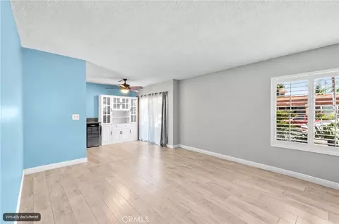 Living - 333 Junipero Ave #1C, Long Beach, CA 90814 photo 4 of 12