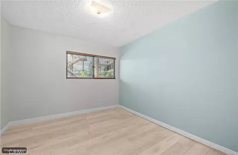 Bedroom - 333 Junipero Ave #1C, Long Beach, CA 90814 photo 8 of 10