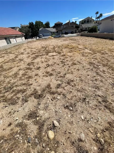18200 Kalin Ranch Dr, Victorville, CA 92395