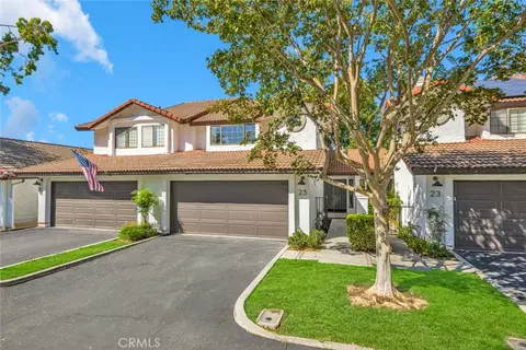 25 Clover Hill Ln #106, Laguna Hills, CA 92653