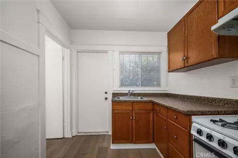 Entry Way - 1306 E Hellman St, Long Beach, CA 90813 photo 1 of 2