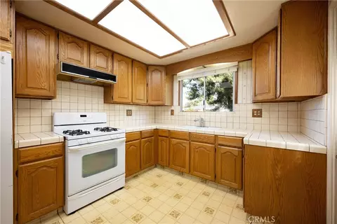 Kitchen - 3303 Faust Ave, Long Beach, CA 90808 photo 2 of 2