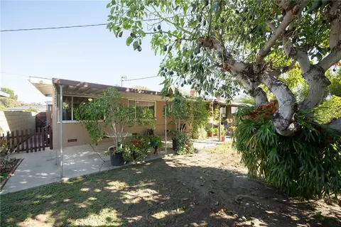 Exterior - 3303 Faust Ave, Long Beach, CA 90808 photo 4 of 5