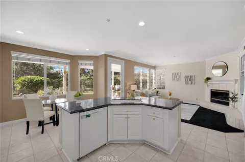 Kitchen - 982 Spyglass, Placentia, CA 92870 photo 4 of 6