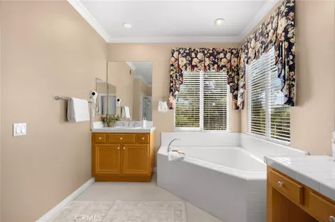 Bath - 982 Spyglass, Placentia, CA 92870 photo 4 of 5