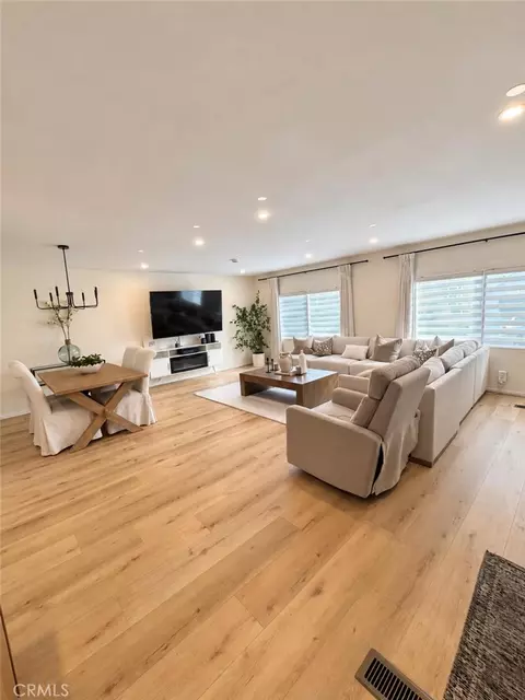 39 Walnut, Anaheim, CA 92801 photo 5