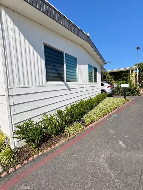 39 Walnut, Anaheim, CA 92801 photo 3
