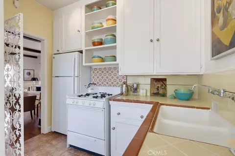 Kitchen - 1728 E 3rd #15, Long Beach, CA 90802 photo 3 of 3