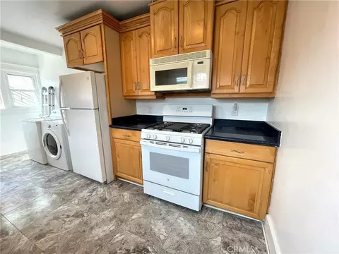 Kitchen - 449 Redondo Ave, Long Beach, CA 90814 photo 2 of 12