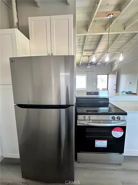 Kitchen - 449 Redondo Ave, Long Beach, CA 90814 photo 12 of 12