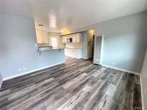 Living - 449 Redondo Ave, Long Beach, CA 90814 photo 6 of 8